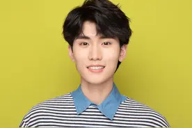 梁晓龙天真版写真 帅气俊朗少年感十足图片