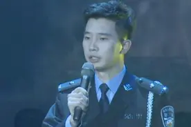 初中生沉迷游戏民警硬核开导：别在家里“豪横”图片