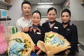 今天航班上有一对特殊的姐妹花客舱经理，她们是我的姨妈和母亲……图片