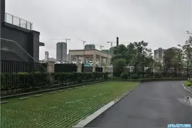 贵阳万科花溪大都会小区内建垃圾站惹来民怒 官方：环评过了才能建图片