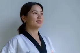 直面疫情，健身房女老板做起了“卖虾姑娘”图片