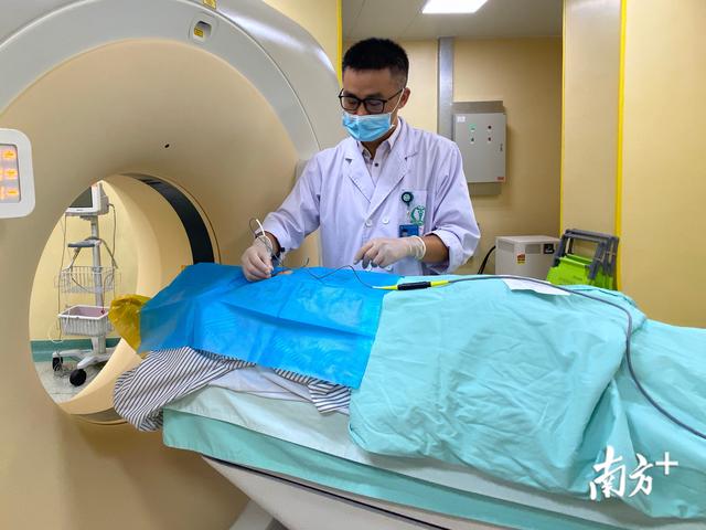会滴水的手汗症能根治吗？中山医生：只需一根针