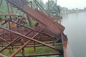 河水上涨是钓鱼的最佳时机，结果鱼获却不太理想图片