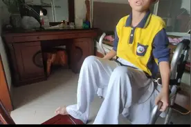 惠州南坛小学一学生上课期间被同学追逐打闹致大腿骨折图片