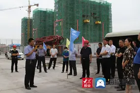沾化区人大代表调研棚户区改造、老旧小区综合整治改造项目图片
