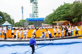 千名初中生在世界之窗欢度毕业派对图片