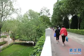 黄河发生第2号洪水 黄河兰州段部分设施被淹图片