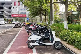 提升镇容镇貌！三乡新增1400个非机动车停车位图片