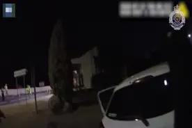 澳大利亚一男子藏后备箱内躲避州界封锁被发现图片