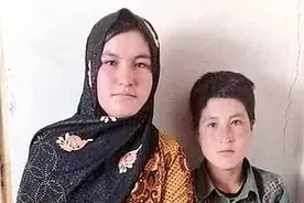 眼见父母被杀，16岁美女AK47怒射塔利班，多名恐怖分子死伤图片