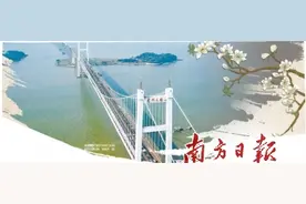 长虹飞架万顷波涛江水悠悠家国情深图片