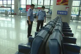 43秒丨男子乘车将钱包遗失在齐河汽车站，寻到钱包却发现里面的现金不见了图片