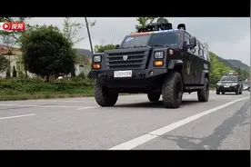 超燃！长沙特警拉练图片
