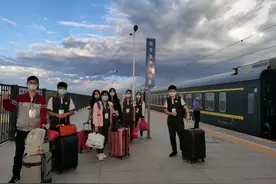 乌鲁木齐十二时辰：封城前最后时刻，我登上飞回广东的飞机图片