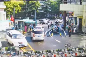 意外，孕妇路边车内产子 幸运，警医联手接力救援图片