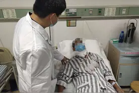 把酒当水喝！广西“酒王”每天5斤米酒下肚，脖子上长出一串“怪物”图片