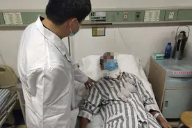 把酒当水喝！广西“酒王”每天5斤米酒下肚，脖子上长出一串“怪物”图片