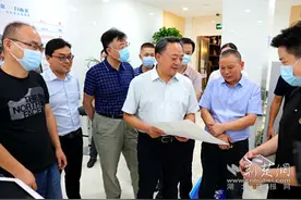 黄石发出首张由“一体化自助机”办理的营业执照 最快30分钟即可领取图片