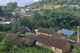 云南澜沧发生4.1级地震 未造成人员伤亡视频封面