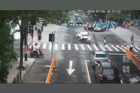 急救被压车底女子 外卖小哥讲述“惊心11秒”图片