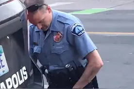 跪杀弗洛伊德的美国警察，又被“扒出”与妻子涉嫌九项逃税重罪图片