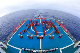 三艘远望号测量船布阵大洋，护送天问一号升空图片