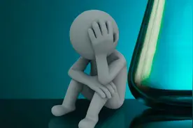 孩子吮手指或是孤独、焦虑表现 别再用这些土办法纠正图片