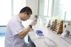 17岁小伙高考后不明原因昏迷进了ICU，原来是服用过量晕车药中毒图片