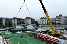 杭州绕城高速留下互通改建工程完成首片预制梁架设 亚运会前建成通车图片