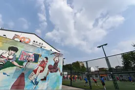 全民健身——天津：破旧厂房“变身”运动中心图片