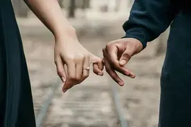 你是谁，就会嫁给谁图片