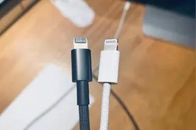 iPhone 12首款编织数据线曝光：黑白双色图片