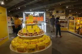 “杂货控的天堂”LoFt今天开业，排队排到弄堂去……神奇图片