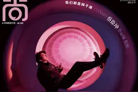 蔡徐坤一身黑色 帅气十足图片