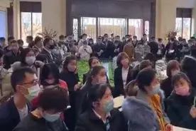 楼市声浪｜疫情期间融汇爱都降价销售引群聚，防疫不当被暂停开放图片