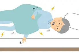 盆腔长了巨大肿瘤的他差点放弃治疗，做完这个手术后，他感叹“我终于正常了”图片