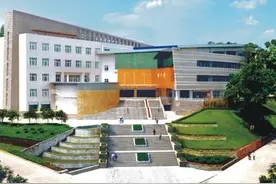 直播商学院攻略｜四川农业大学招生就业处处长杜彬：志愿填报，了解学校、专业和自我是前提图片