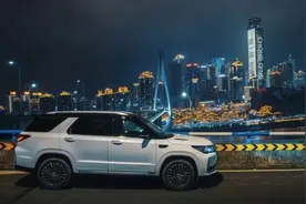 下雨≠免费洗车，当心汽车报废图片