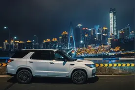 下雨≠免费洗车，当心汽车报废图片