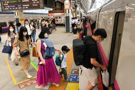 日本小长假第一天：新干线上空座多 游客内心充满不安图片
