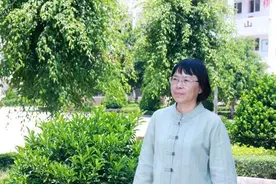 全国妇联授予张桂梅全国三八红旗手标兵称号图片