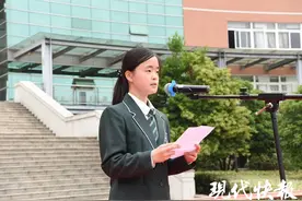 文科423分！南师附中江宁分校小美女爱弹琴、爱跑步图片