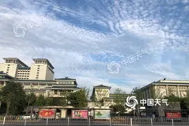 北京今天高温持续夜间西部北部有雷雨 明天气温下滑图片