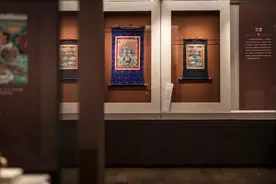 清华艺博呈现唐卡与造像之美，包括沈从文捐赠的降龙文殊图片