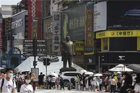 黄兴路步行街将试点改造提升：将借鉴国际国内先进步行街经验，打造具有千年湖湘风韵、国际知名的步行商业街区图片