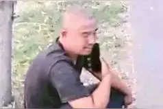 为避开人群，他开着起火的大货车一路狂奔到荒野：“火”车司机的“生死时速”图片