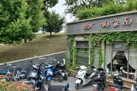 防汛已一级响应，秦淮河大堤却被挖洞建餐厅图片