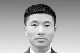 在四川广汉花炮厂燃爆事故抢险中牺牲 消防员李义奎同志被批准为烈士图片