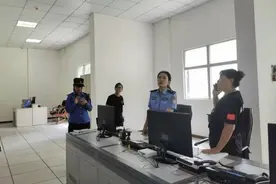 大快人心！“息烽电梯小便男”已被公安机关行政处罚图片