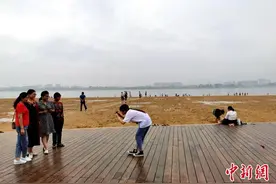 湖北襄阳鱼梁洲环岛景观带竣工 打造城市绿心图片